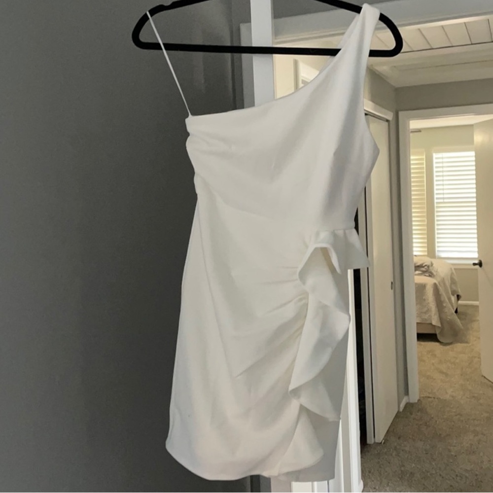 Elegant White One-Shoulder Dress